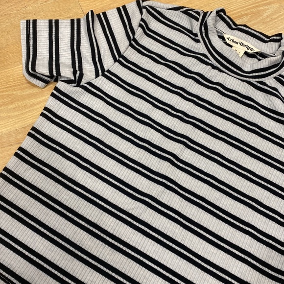 Comfy Ribbed T-Shirt - Large - Picture 2 of 8